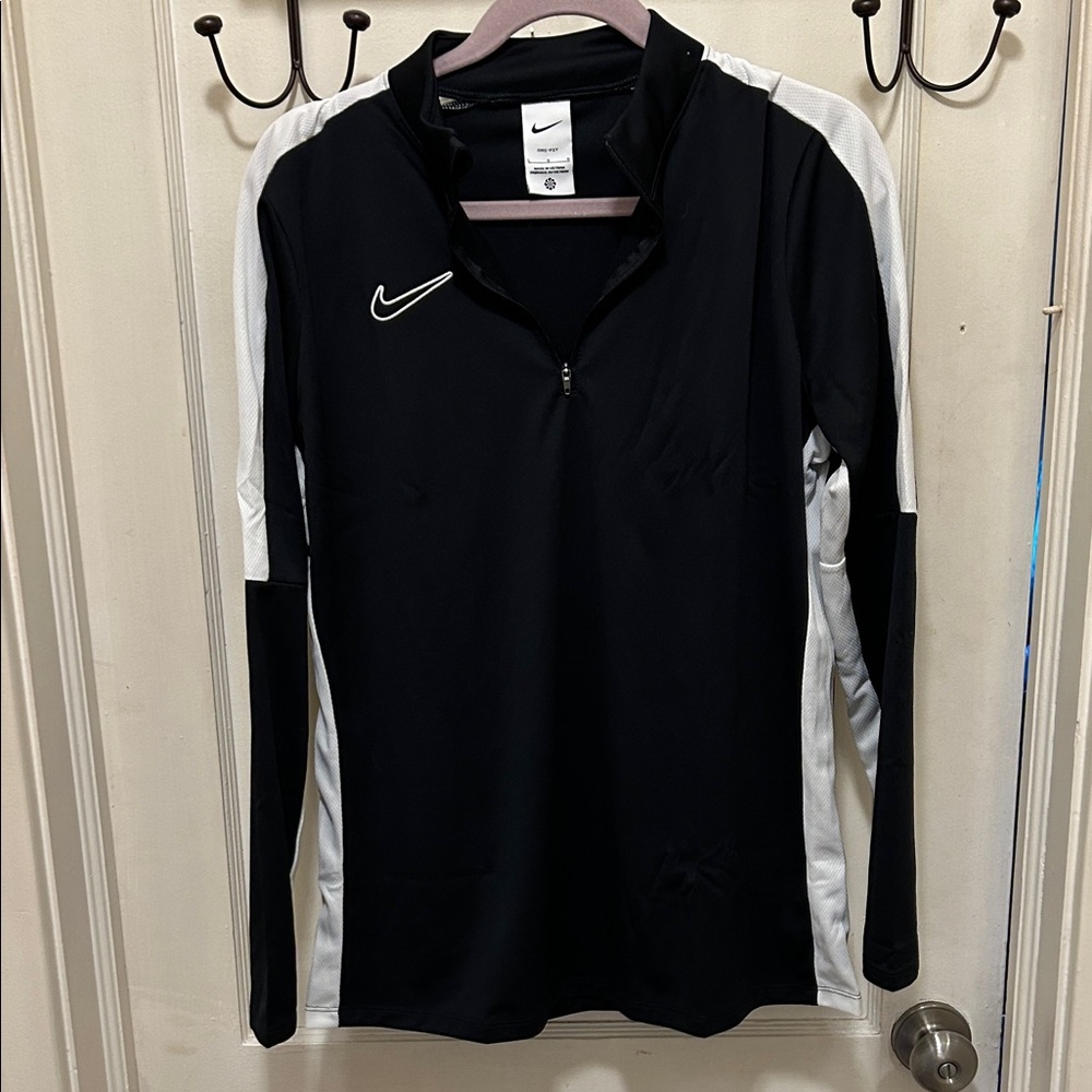 Nike Black and White Long-Sleeve Quarter-Zip Training Top